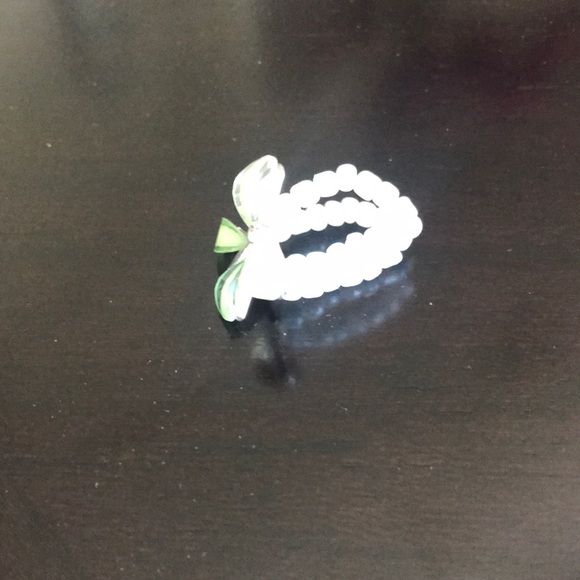 🙀Two toned Green Gemstones Butterfly Ring - Picture 4 of 5